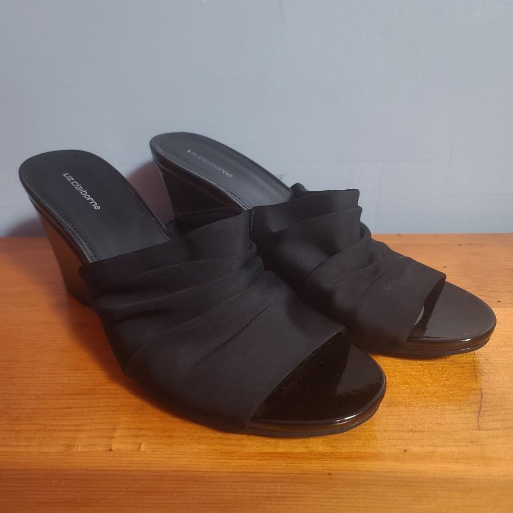 Liz Claiborne Black slip on wedge heel fabric top Size 10
